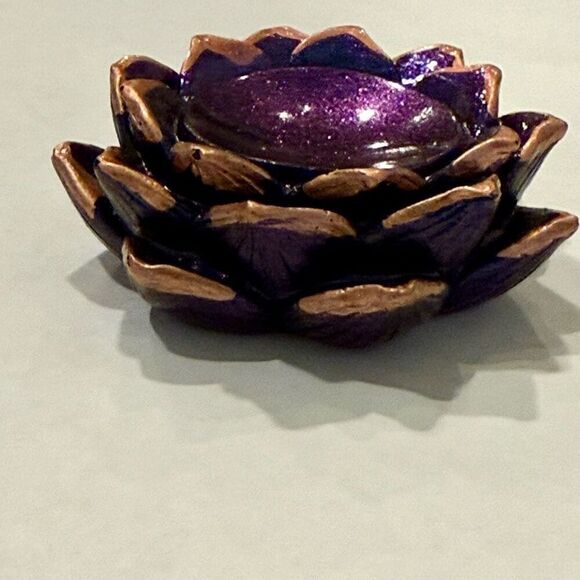 Lotus Flower Pedestal Nest With Round Crazy Lace Agate Stones - Picture 4 of 5